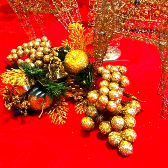 ♥Christmas Decor Golden Wire Reindeers & Tree with red & green sparkles + floral - Picture 2 of 5